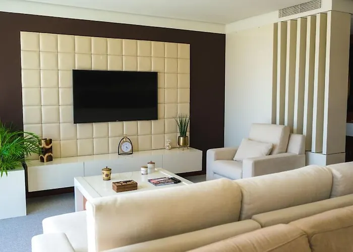 Marlages House Lavra