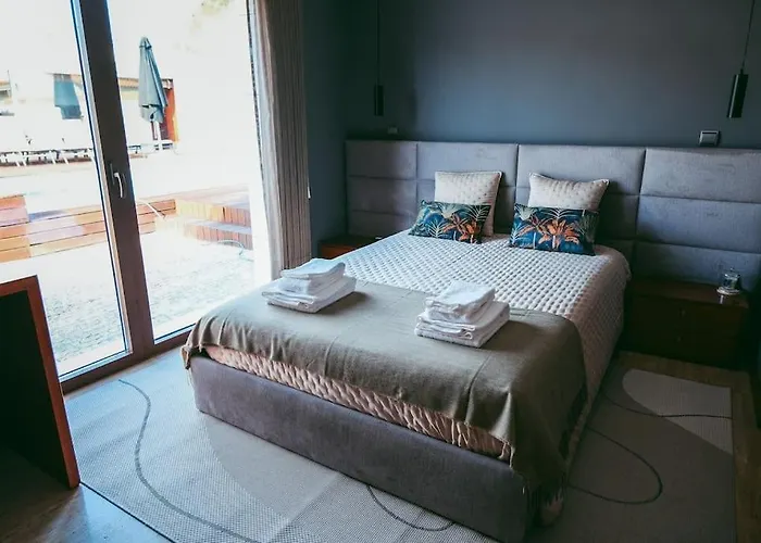 Сasa de vacaciones Marlages House